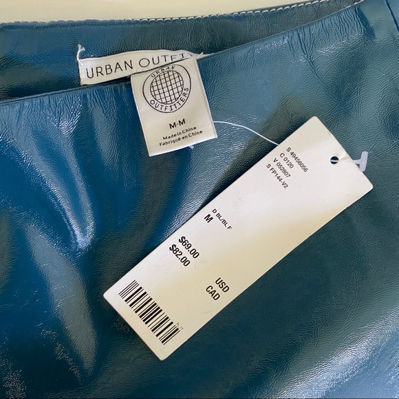 UO LUNA PATENT CONTRAST STITCH MINI SKIRT - Picture 4 of 4